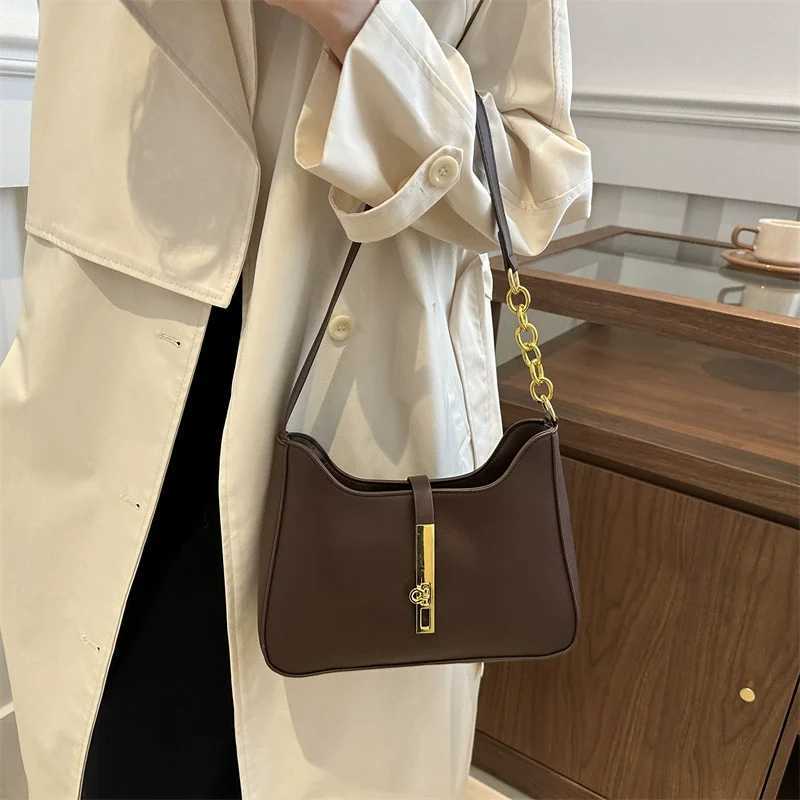 New Simple Shoulder Bag For Women Soft PU Leather Underarm Bag Solid Color Ladies Handbag Trendy Girls Small Square Bag ClutchW251117