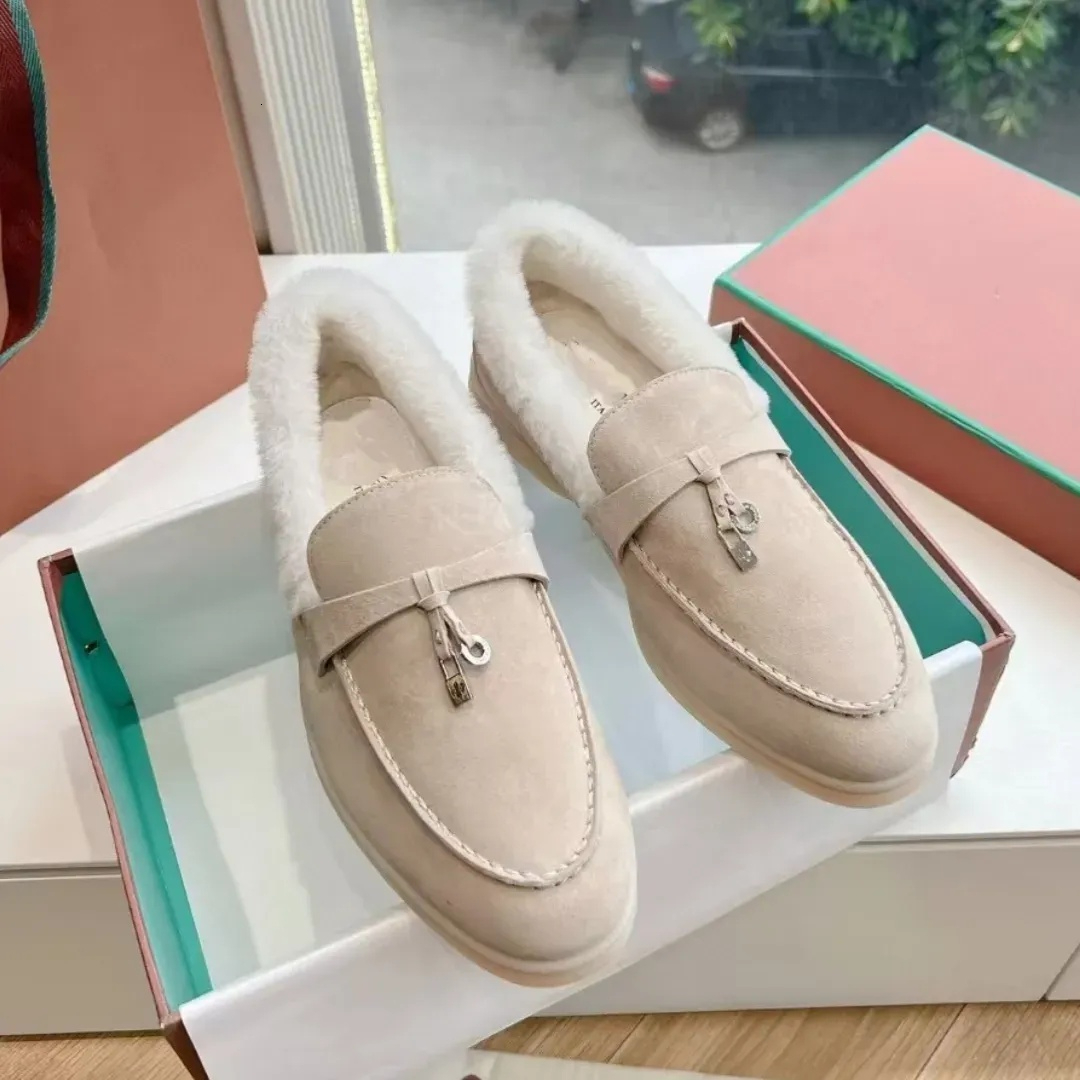 10A Designer Loafers Fur casual shoe Black Pink Grey Suede Furry Winter shoe Womens mens warm Outdoor walk Sneaker Wool fluffy comfortable 23