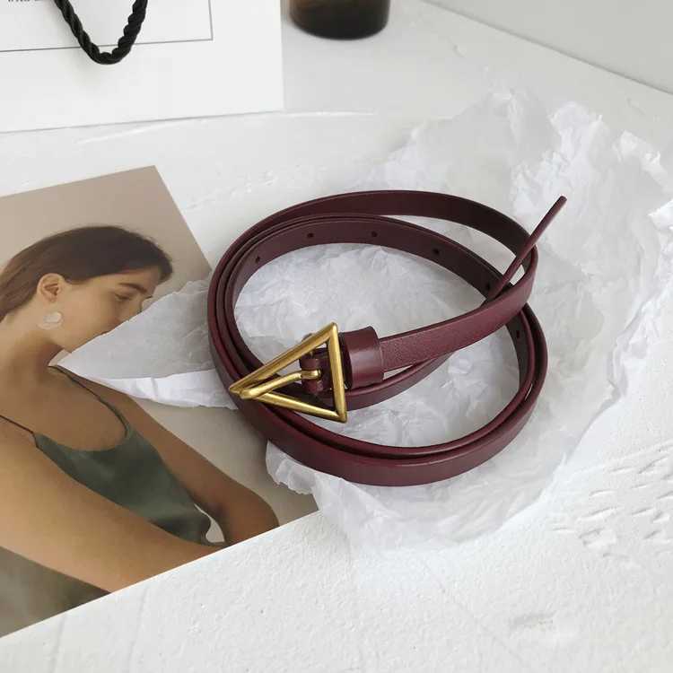 New leather thin belt retro triangle buckle internet famous womens Trouser fashionable fully matched decorative beltXJ250417