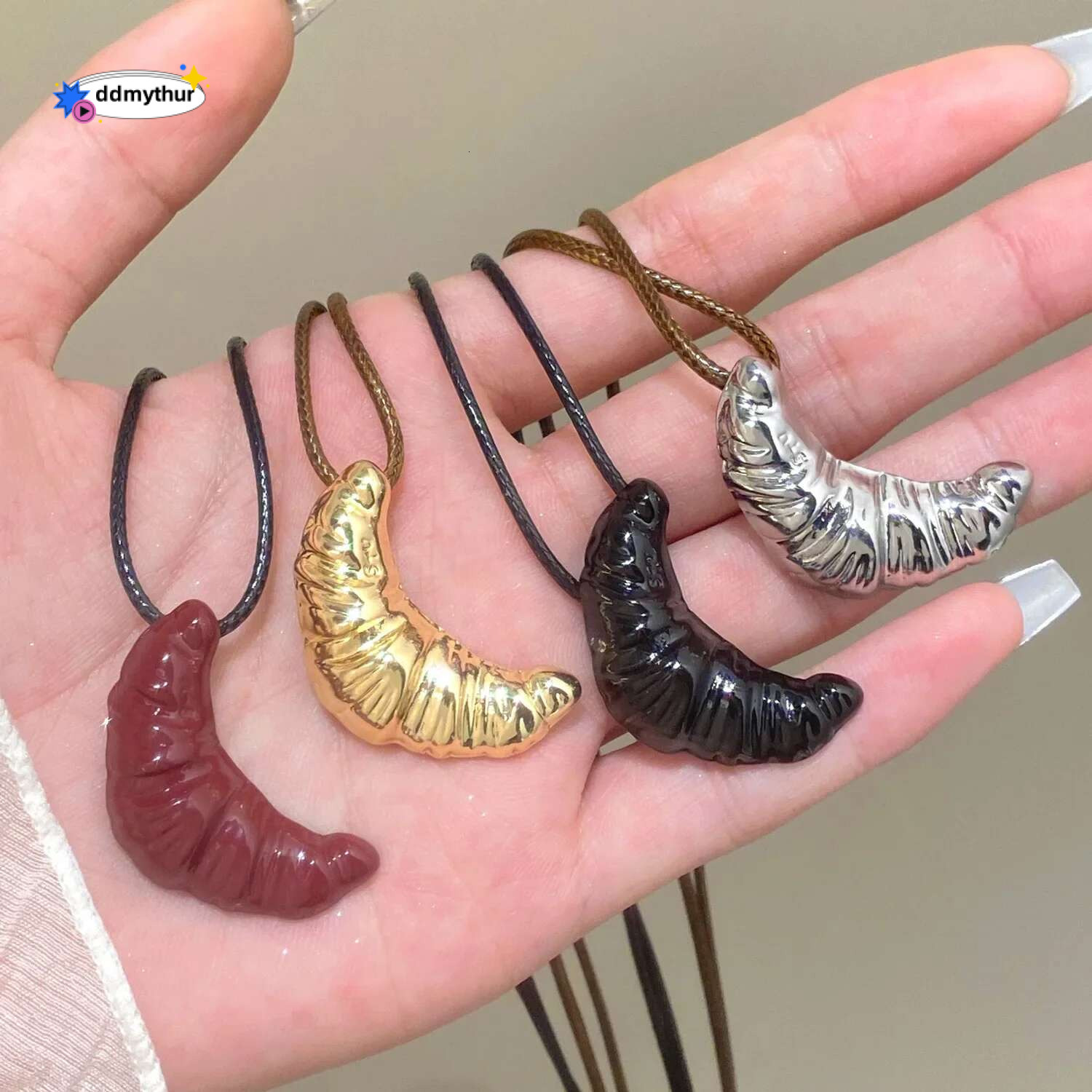 Simple Cow Horn Long Necklace for Women Leather Rope Light Sweater Chain Fashion Jewelry Accessories Wholesale ddmythur