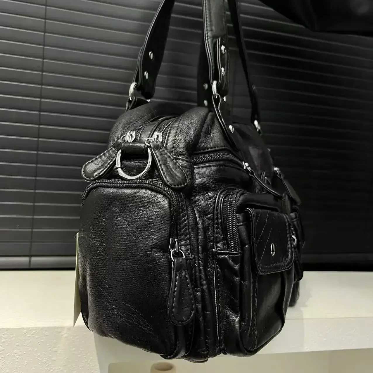 Ladies fashionable retro vintage hot girl motorcycle tote bag with large capacity Y2K washed vegan leather shoulder bagW251117