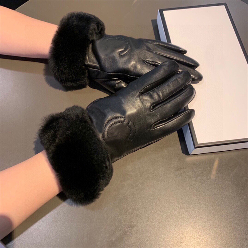 Designer Glove Women Leather Letter Gloves Men Five Fingers Gloves Outdoor Sports Glove Winter Warm