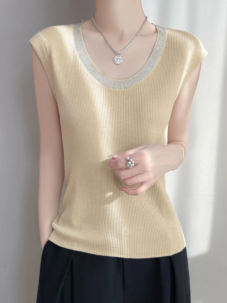Sleeveless knitted Vest for Women Fine Spun Wool 2025 Spring/Summer U-neck Diamond Tops Fashion Fit Temperament Tank 250417
