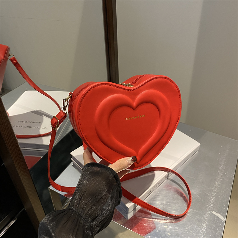 Heart-Shaped Messenger Bag - Fashionable Niche Design Shoulder Satchel