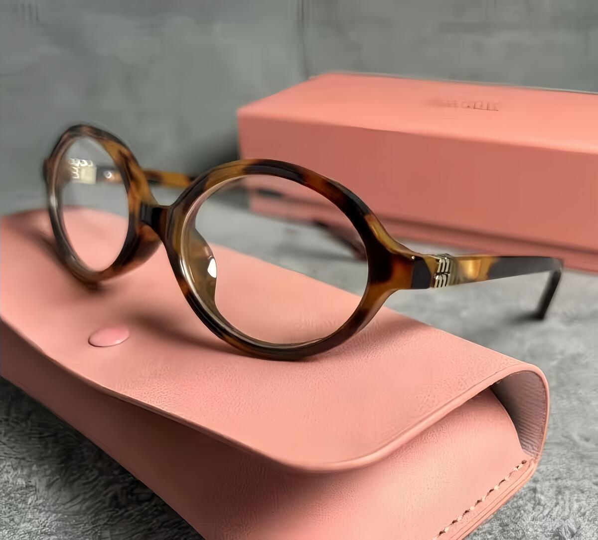 miulys miulys glasses High Quality designer 5a Glimpse Womens mens Summer Classic Cat Eye Rectangle Fashion top Brand casual Letter Glasses luxury sunglasses