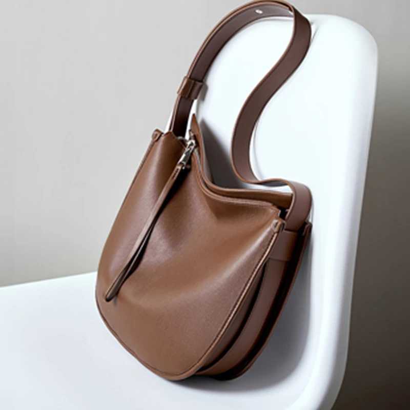 Toptrends Retro Genuine Leather Large Shoulder Bags For Women 2025 Luxury Designer Messenger Hobos Work Crescent Ladies HandbagsW250417