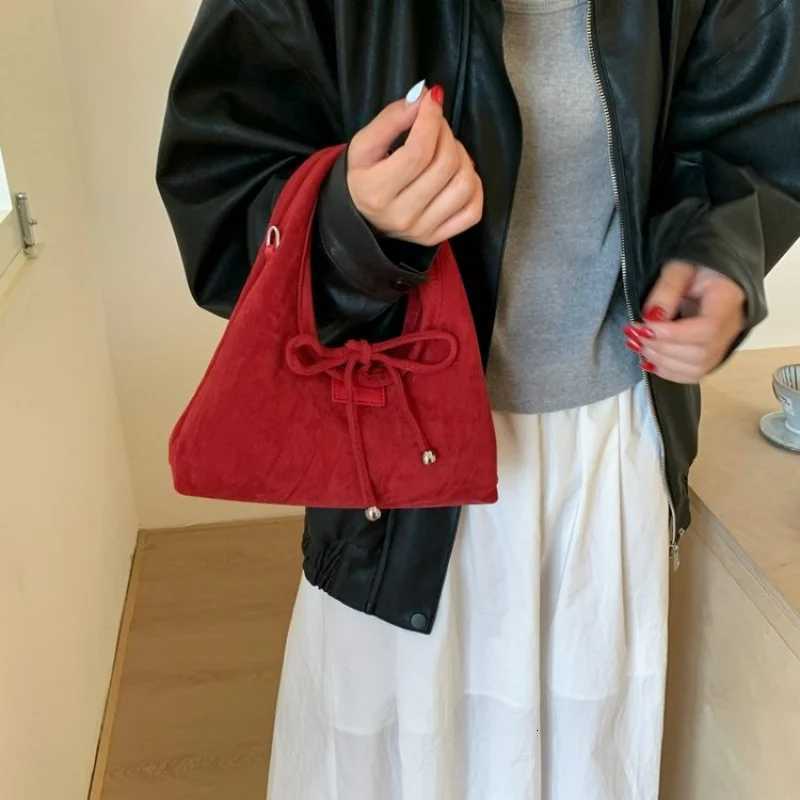 Ladies Crossbody-Bag Crafted From Fine Leather Featuring Trendy Design And High-End Paris Vintage StyleW251117