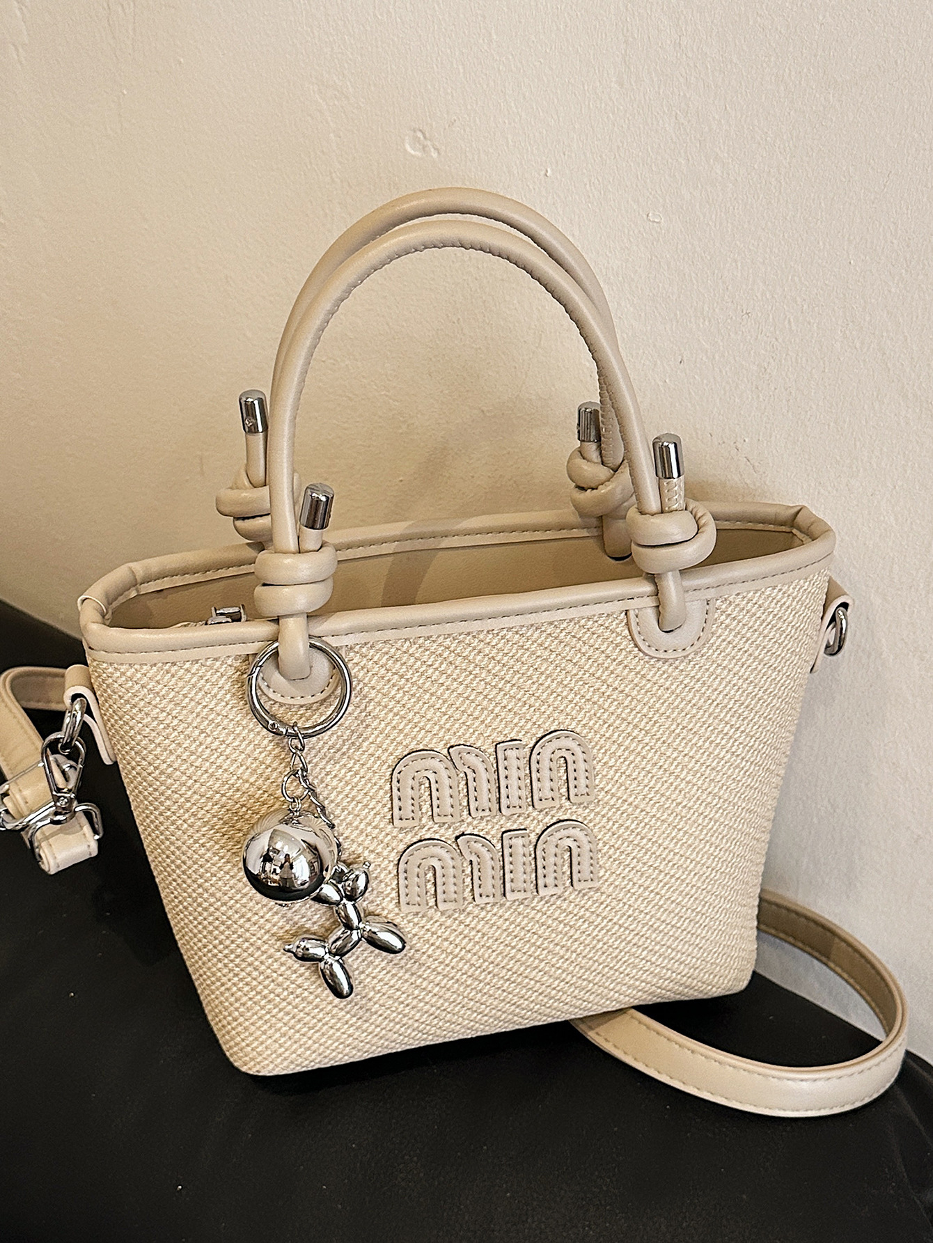 designer bag 2025 Women's summer leisure crossbody bag and hand-held bucket bag woven for ladies for seaside vacation