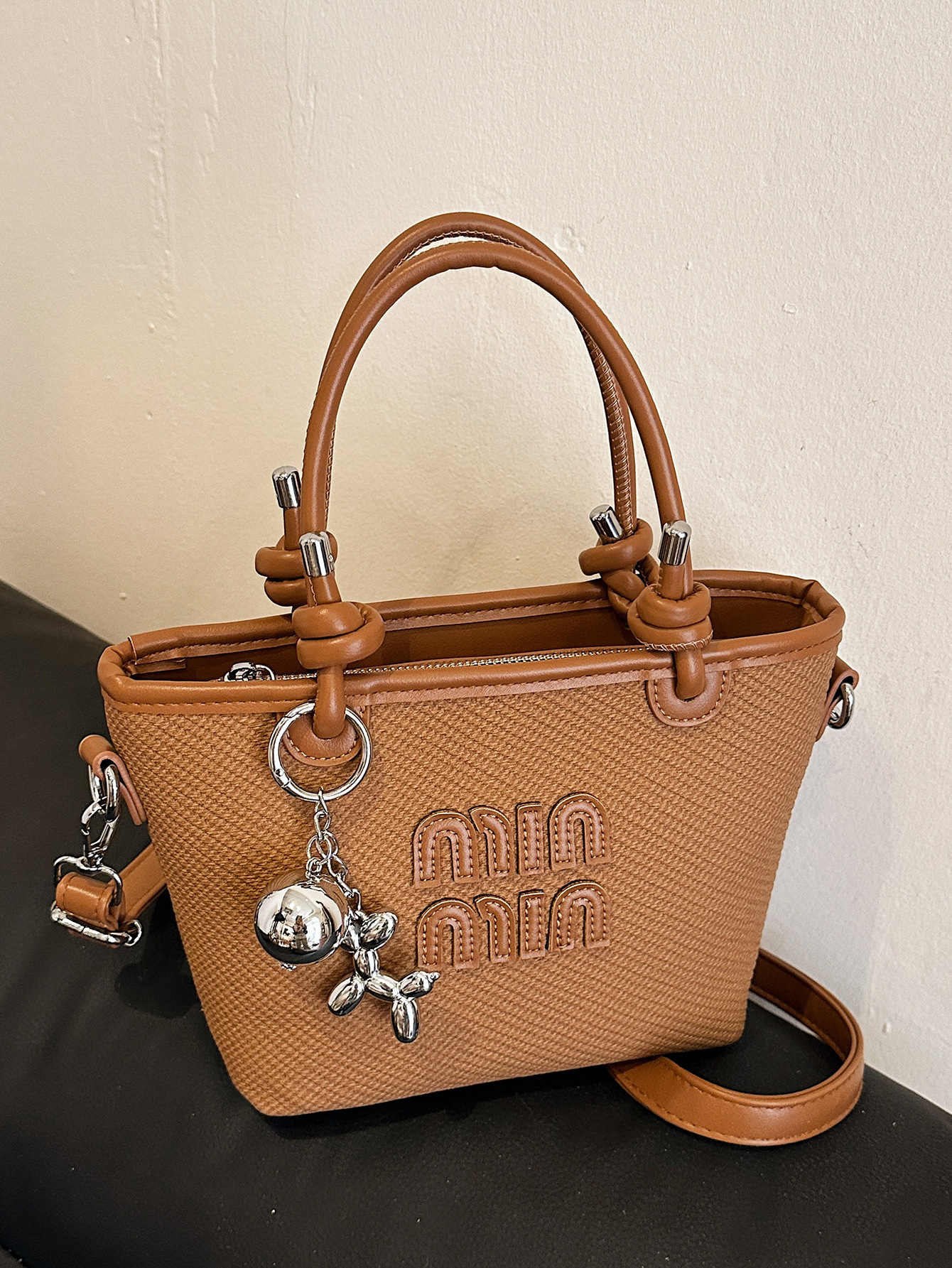 designer bag 2025 Women's summer leisure crossbody bag and hand-held bucket bag woven for ladies for seaside vacation
