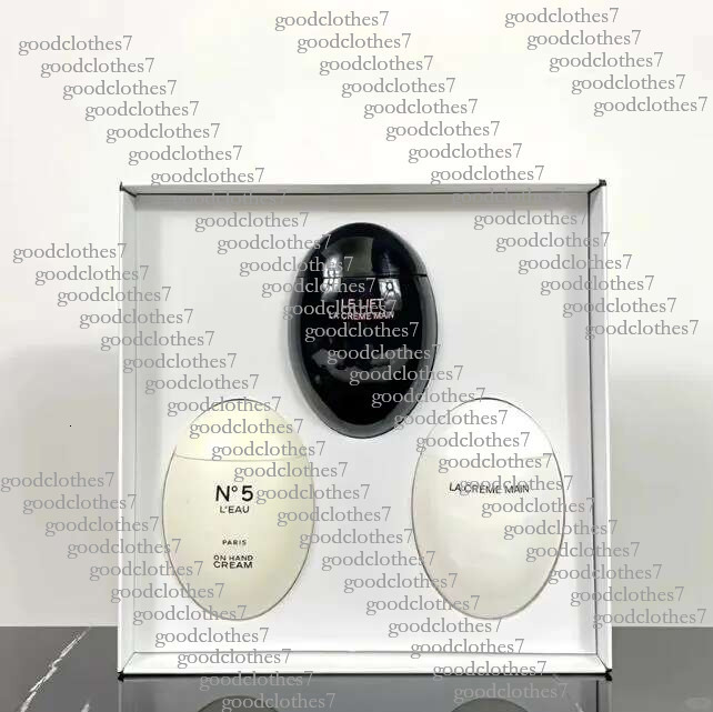 Brand LE LIFT Hand Set 50ml*3 LA CREME MAIN Black & White Egg Hands Skin 50ml 1.7FL.OZ Bady Care Cream Fast And Free Shipping