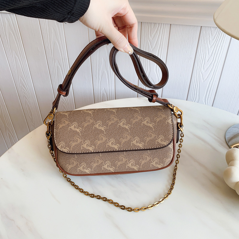Free shipping small bag for women, versatile baguette and mahjong, fashionable and niche small square bag, single-shoulder crossbody bag 2025