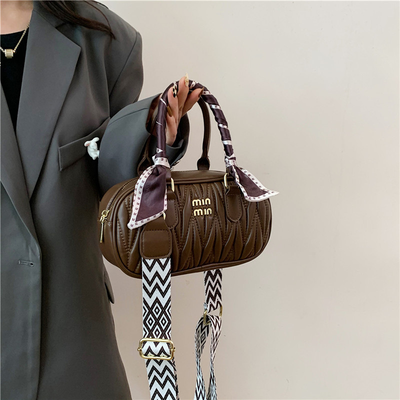 designer bag new Exquisite small handbag for women with wide shoulder straps ripple stitching fashionable and versatile single-shoulder high-quality h