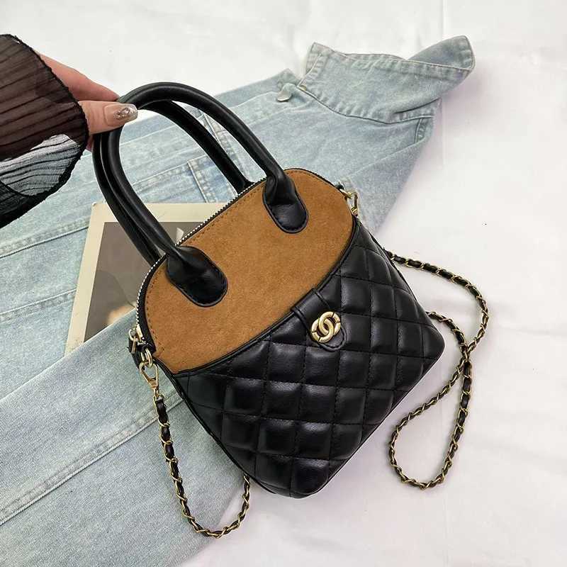 Simple Casual Shopper Tote Bag With Large Capacity For Women Fashionable Trendy And Leather FinishW251117