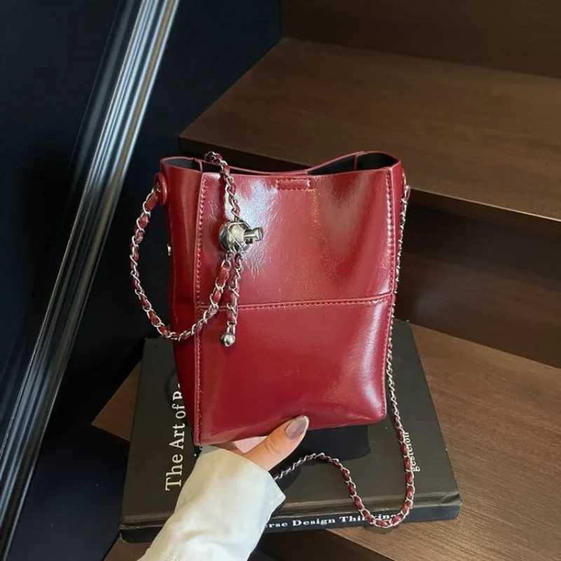 Popular Classic Womens Messenger Bag Leather Shoulder Crossbody Handbag By Luxury Brand Famous DesignerW251117