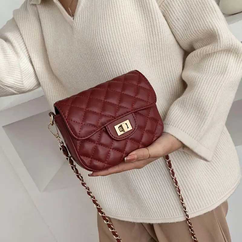 Fashion Diamond Chain Womens Bag 2024 Spring Popular New Shoulder Bag Joker Temperament Casual Small BagW251117