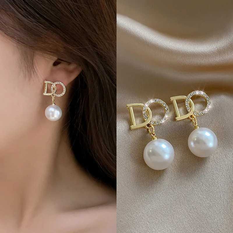 Korean Fashion Lady Earrings Rhinestone luxury Design DO Letter Earrings For Women Classic Pearl Pendant Earrings Party Jewelry K251117
