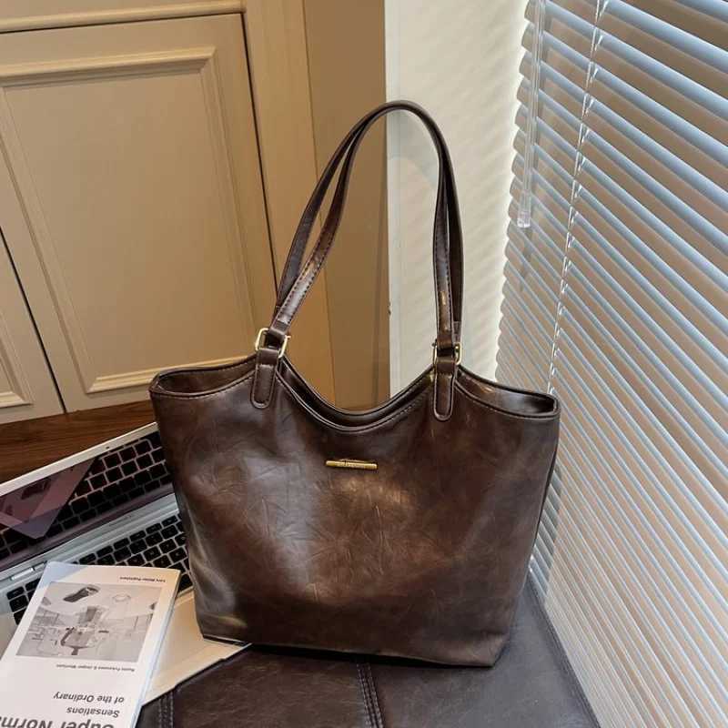 Chic-elegant 2025 New Ladies Luxury Brand Leather Shoulder Bag Famous Designer Simple Popular Classic PremiumW251117
