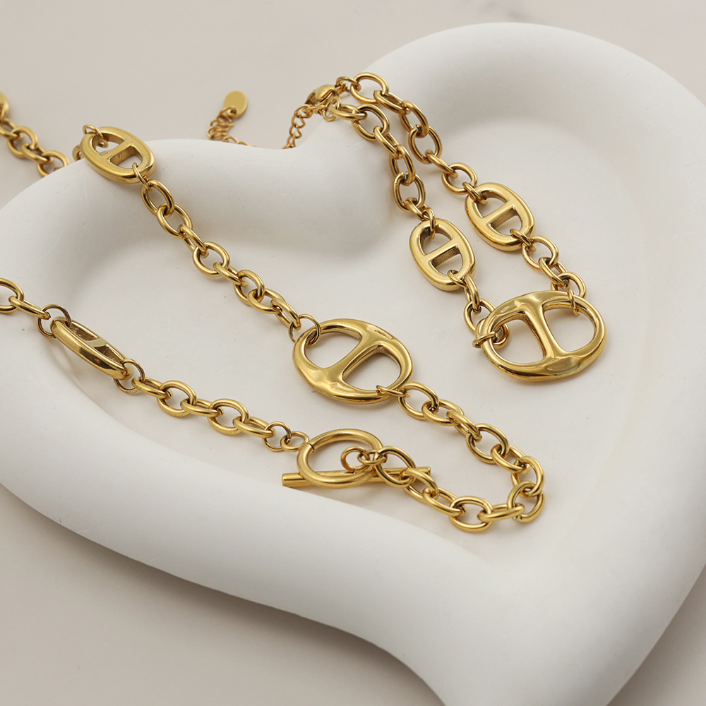 Exquisite Stainless Steel Material Design Necklace Bracelet Earring Jewelry Set Fashionable Hollow Out Design Temperament Women s Exclusive Gift Jewel