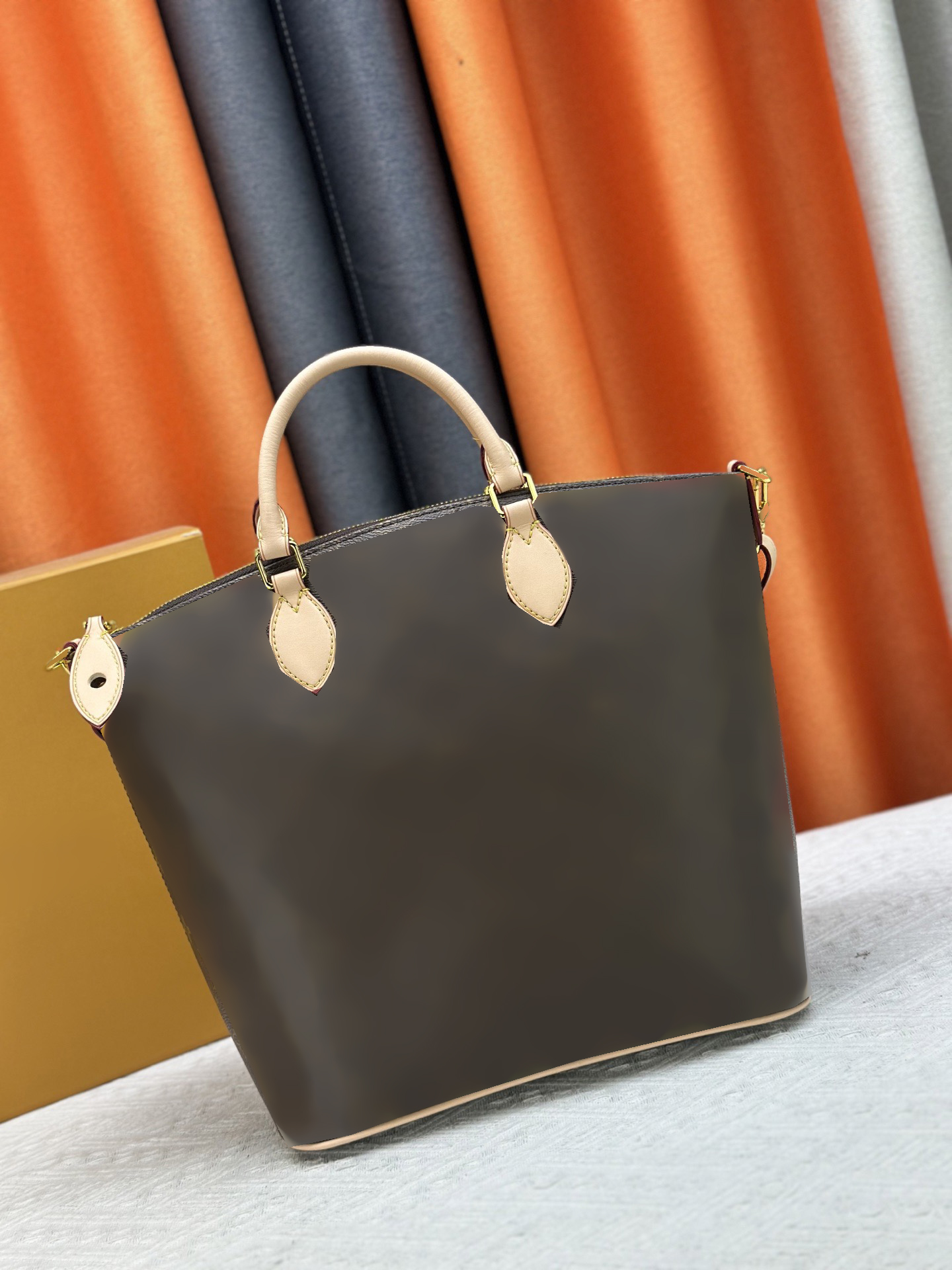 Sustainable Fashion Tote Recycled Materials Toiletry Case For Daily Essentials