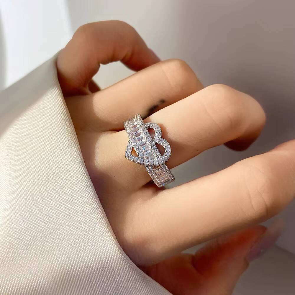 Wholesale Elegant S925 Sterling Silver Heart Ring Diamond Accents for Wedding Band Promise for Parties Direct Jewelry Supplier