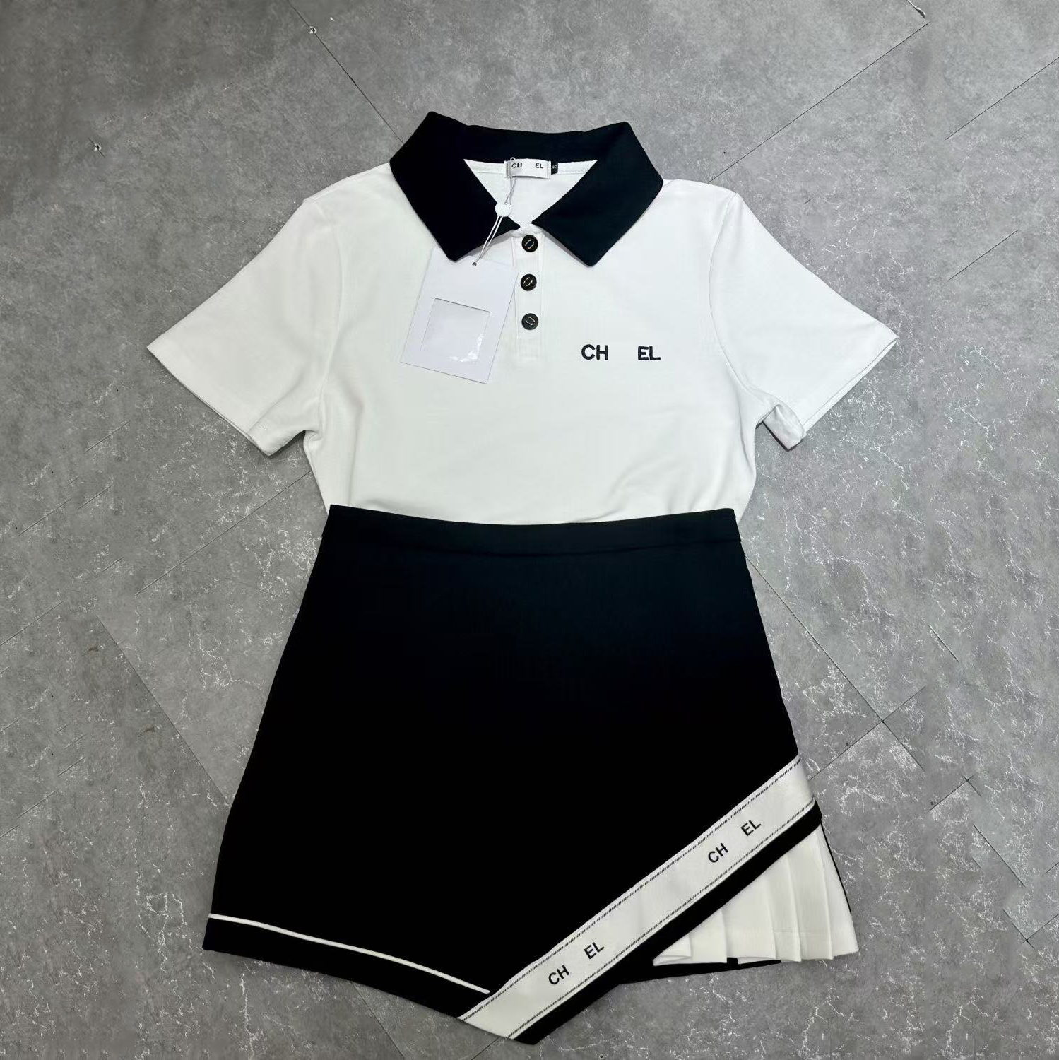 2025 New Summer Women's Suit Luxury Brand Well-known Female Designer Crew Neck T-Shirt Printed Summer Short Skirt Set High Quality Women's Clothing