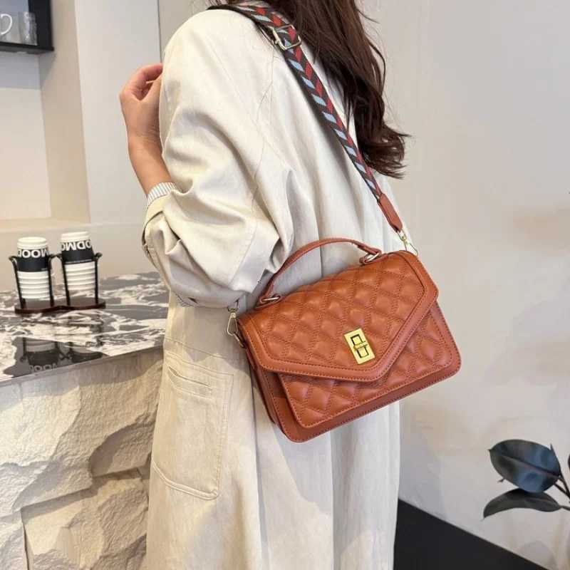 Womens Leather Handbag in Shoulder Style Famous Designer Elegant Classic Messenger Bag Luxury BrandW251117