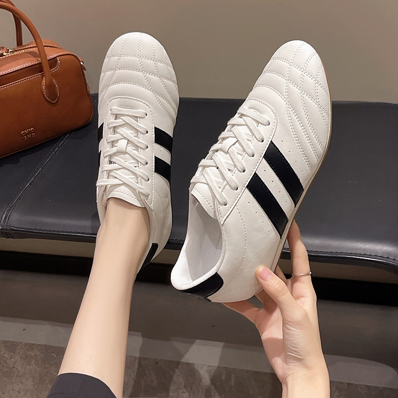 2025 Fashion Versatile Trendy Casual Shoes Striped Black White Sneakers Comfortable Soft Sole Flat White Shoes