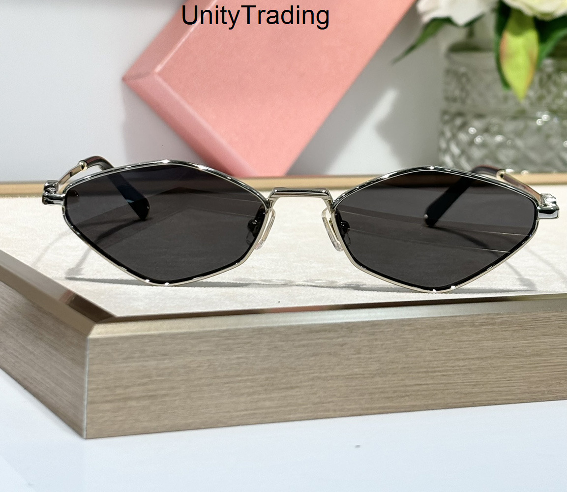 Y2K Diamond Shape Sunglasses Gold Metal Frame/Dark Grey Women Summer Designer Sunglasses UV400 Eyewear with Box Miuliness Miulys Miui 754G