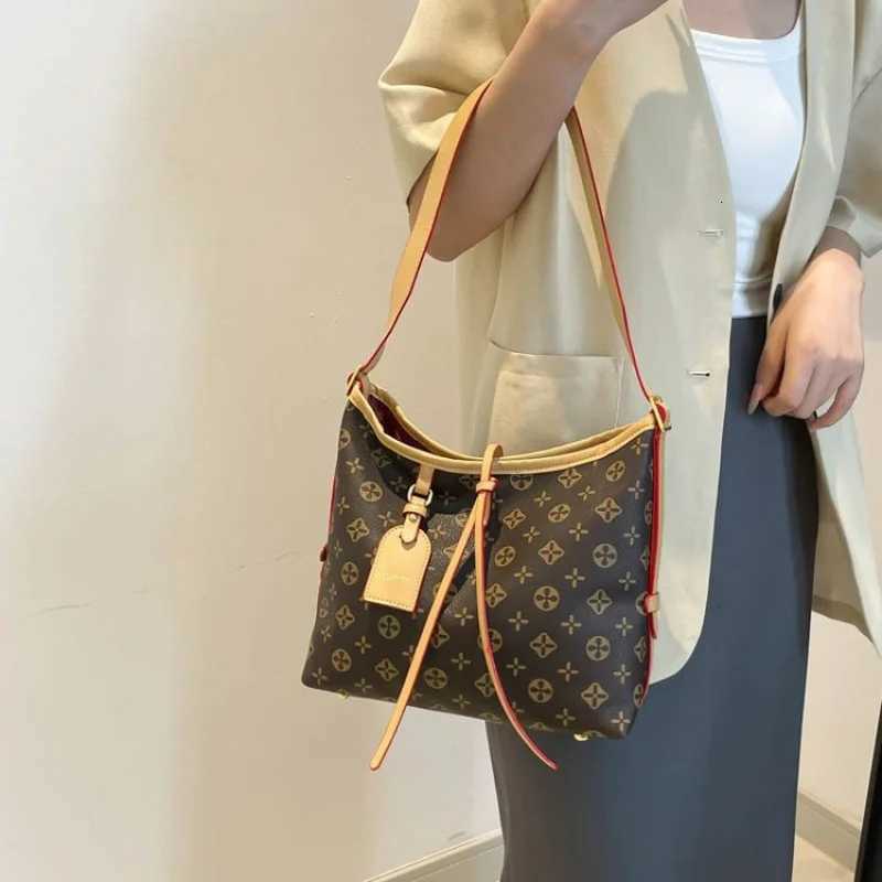 Ladies Tote Bag Made Of Premium Leather Boasting High-End Quality And Paris Trendy Daily LookW251117