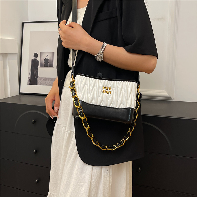 designer bag 2025 Women's rhombus chain bag ins fashion small fragrant style single shoulder bag simple crossbody bag