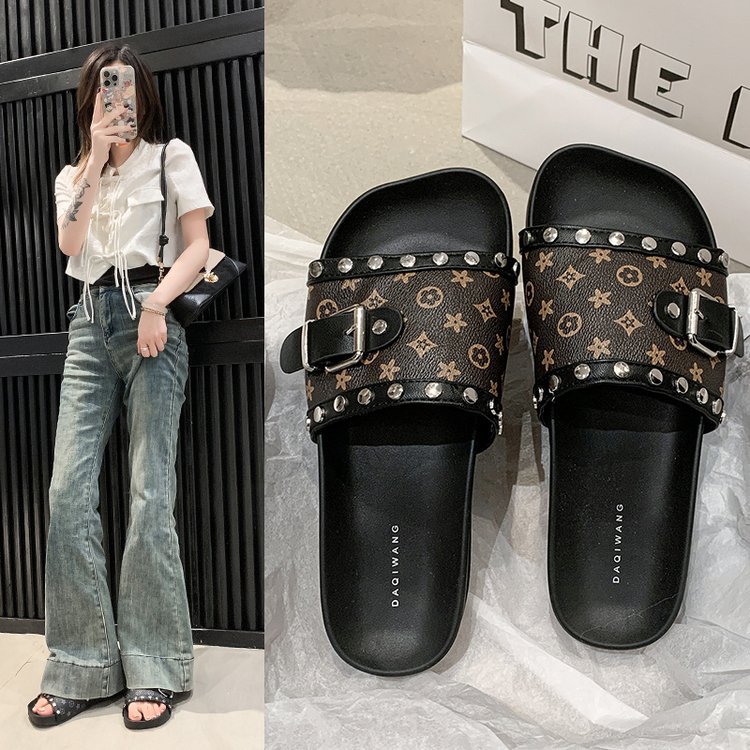 Summer New Design Premium Printed Beach Slippers Indoor Home Slippers Outdoor Non slip Soft Bottom Comfortable Versatile Buckle Slippers Free Shipping