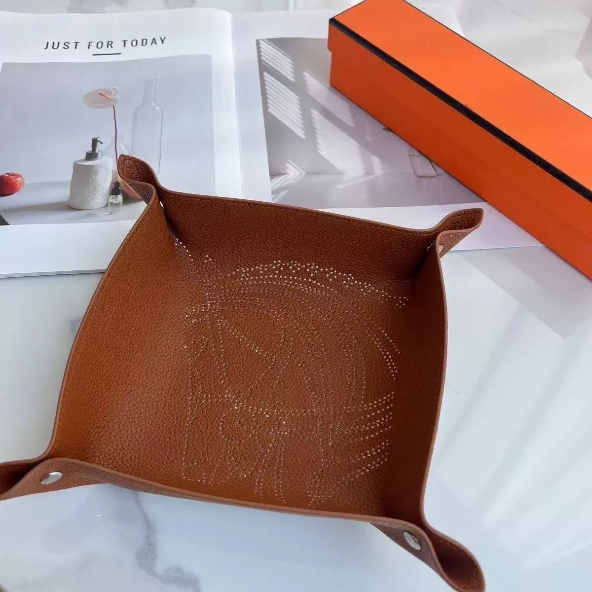 New Upscale Leather H horse tray Fashion luxury Orange leather Leather jewelry tray H Brand Designer Upscale jewelry Boxes Home storage tray