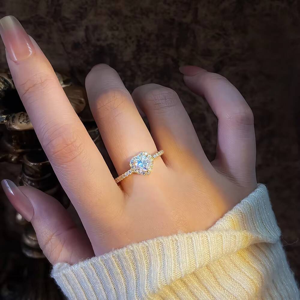 FOXI 18k Gold Plated Engagement Ring Heart D Color VVS Moissanite Diamond Halo Ring 925 Sterling Silver Moissanite Wedding Ring