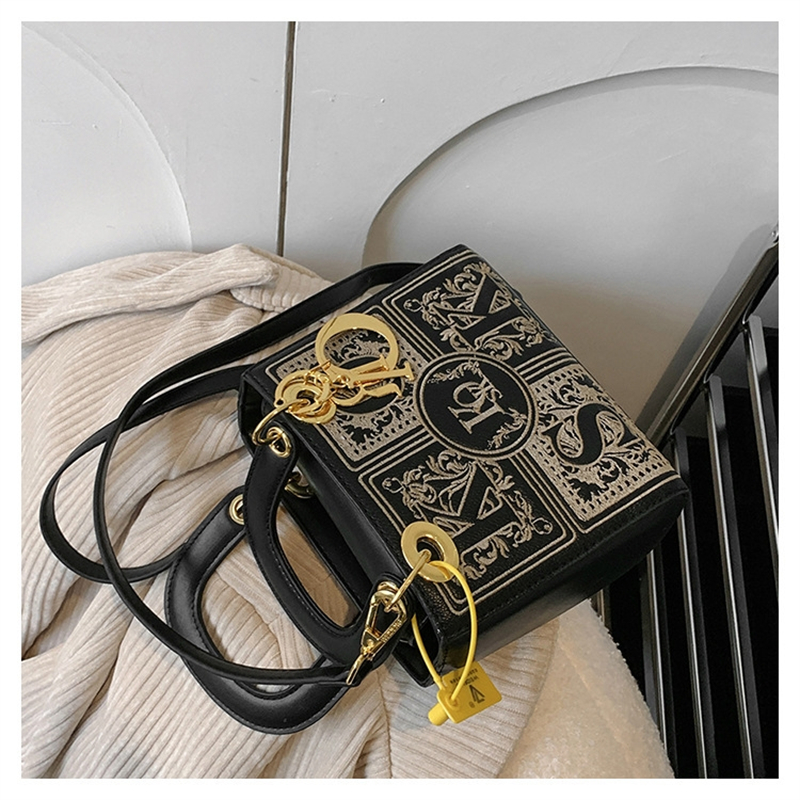 free shipping designers bags for womens ladies 2025 new handbag crossbody armpit bag light luxury high end versatile and fashionable for daily outfit