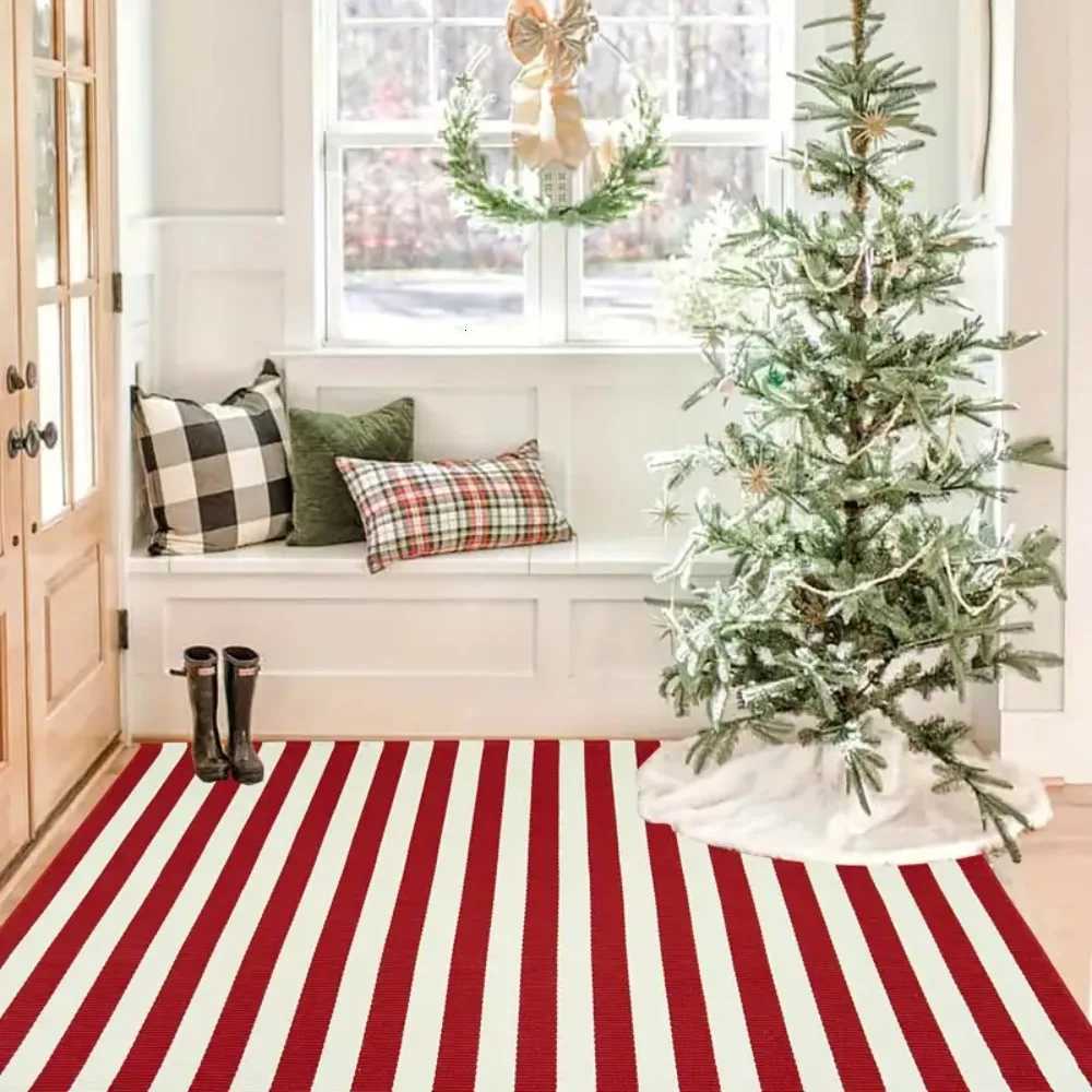 Christmas Red and White Stripe Outdoor Rug Layered Welcome Doormat Christmas Home Decor for Front Porch Decor Farmhouse DecorM251117