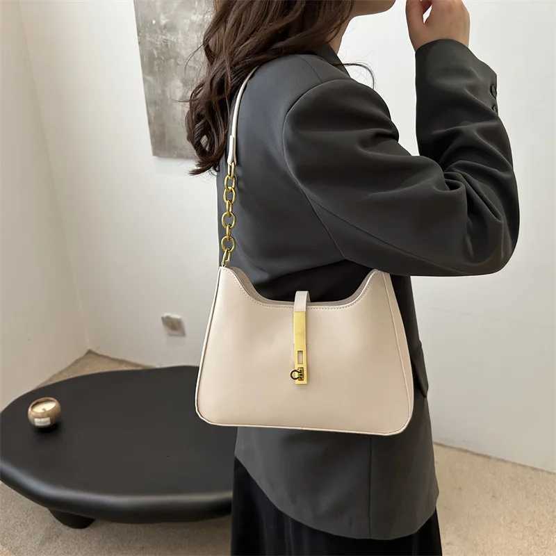 New Simple Shoulder Bag For Women Soft PU Leather Underarm Bag Solid Color Ladies Handbag Trendy Girls Small Square Bag ClutchW251117