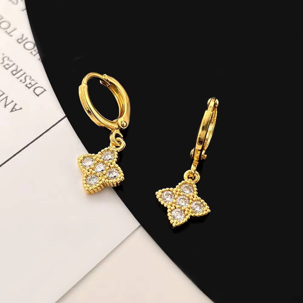 Classic 18K Gold Plated Small White CZ Hoop Earrings Clover 925 Sterling Silver Jewelry Cubic Zirconia Huggie Earrings for Women