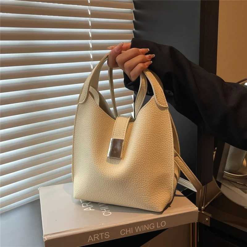 Popular Classic Leather Womens Messenger Bag High-End Luxury Brand Trendy Elegant Commuter Vintage Daily BagW251117