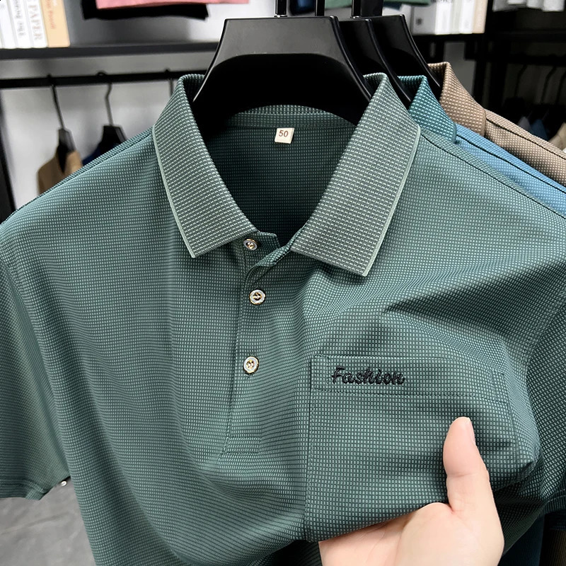 Unique trend plain weave mens short sleeved polo shirt comfortable silk cotton summer fashionable letter embroidery pocket casual T-shirt 250410