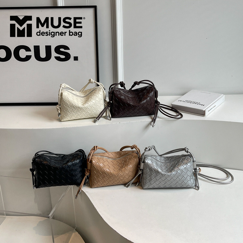 good Luxury Brand shopping good shopping Designer Summer Niche Woven For Women 2024 New Trend Versatile Crossbody Soft Surface Quilted Shoulder Undera