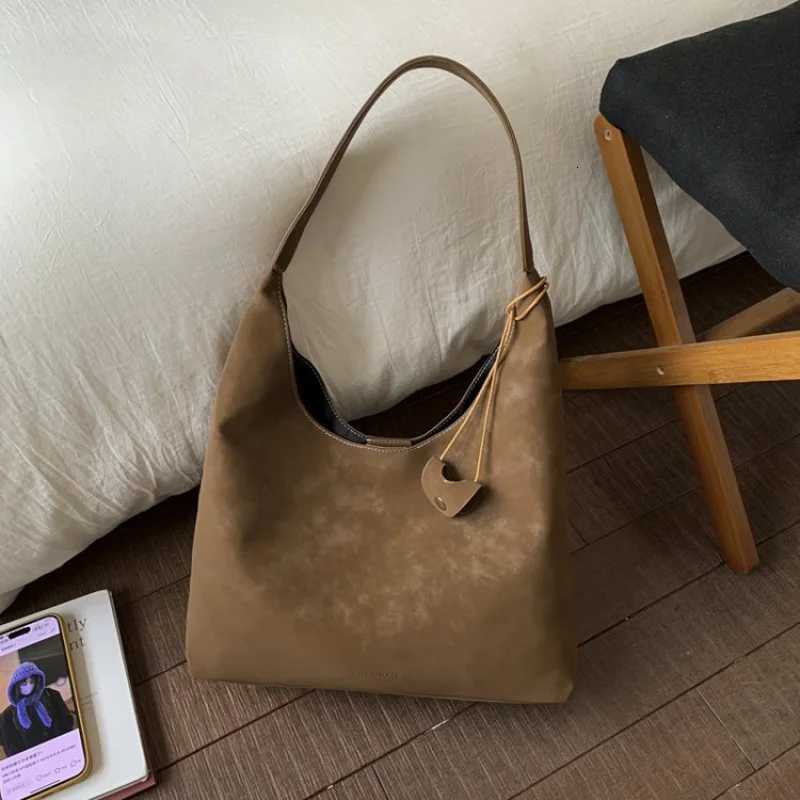 Elegant Messenger Bag for Women Crafted from Genuine Leather Luxury Brand Design Famous Designer TouchW251117