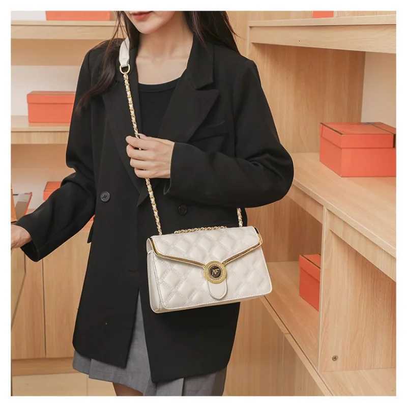 Popular Handbags For Women By Famous Designer High-Quality Leather With Chic Details Timeless Piece For Any OutfitW251117