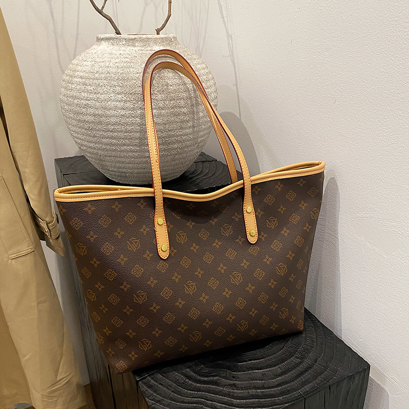 Large Capacity Shopping Bag 2025 New Design Season Fashion Printing Versatile Tote Bag Premium Shoulder Bag Commuter Bag Free shipping Hot