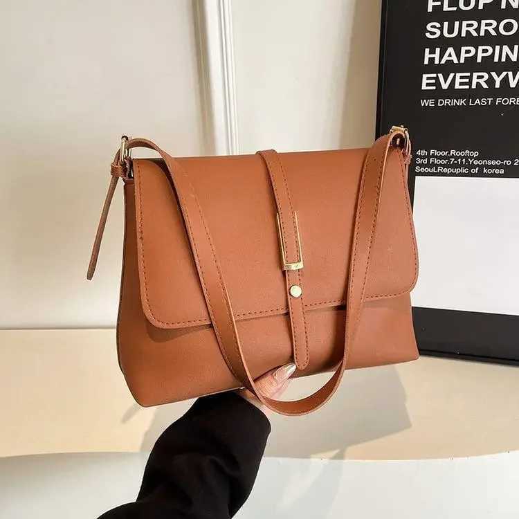 Fashionable Retro Womens Bag Large Capacity Underarm Crossbody Square Bag Versatile Popular New Arrival Handbag Shoulder BagW251117