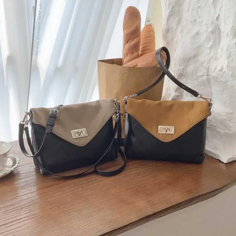 Ladies Chic Leather Crossbody Bag For Daily Commute With Adjustable Strap In Classic DesignW251117