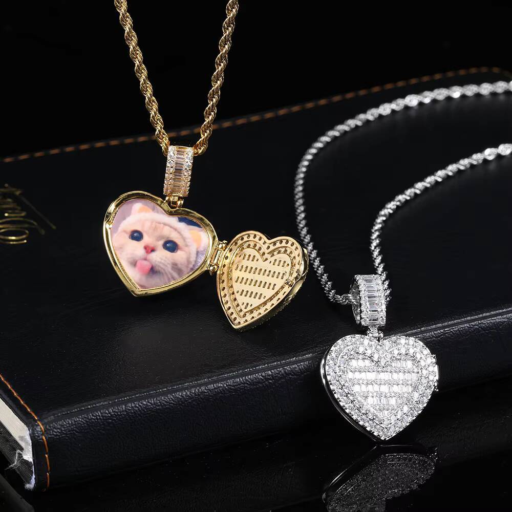 Laboratory cultivation of Moissanite Personality Iced Out CZ Locket Custom Heart Family Memory Photo Frame Pendant With Acrylic