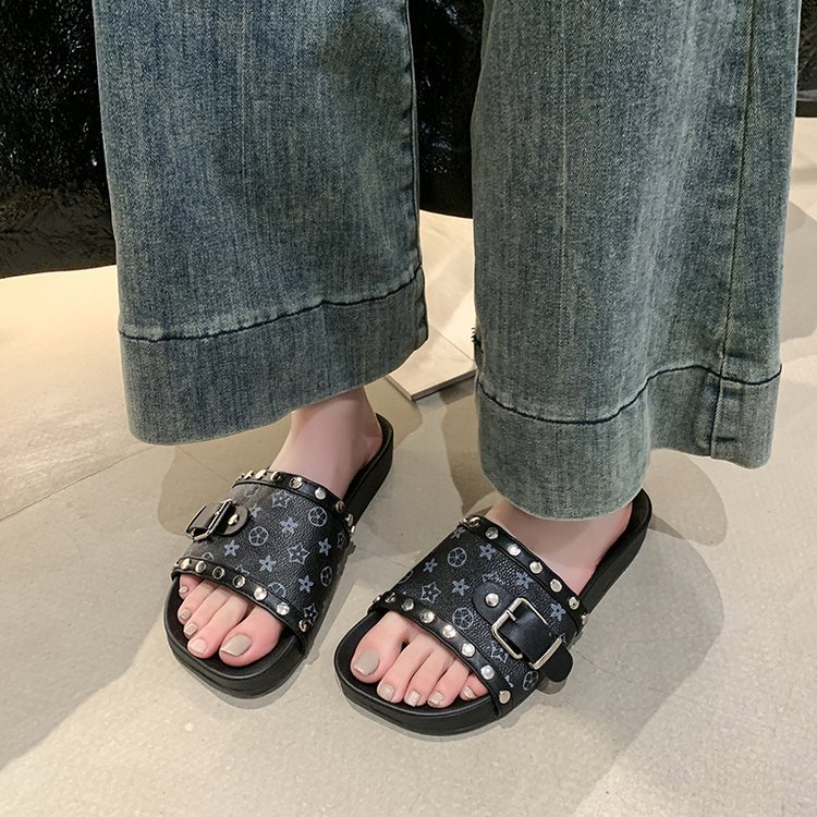 Summer New Design Premium Printed Beach Slippers Indoor Home Slippers Outdoor Non slip Soft Bottom Comfortable Versatile Buckle Slippers Free Shipping