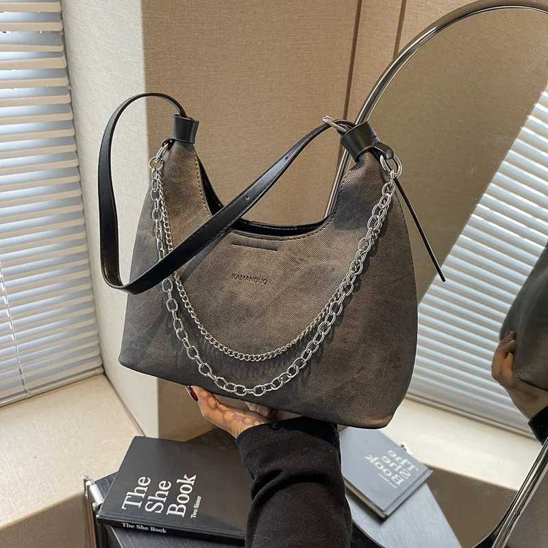 2025 Vintage Trendy Underarm Bag for Women Fashionable Large Capacity Dumpling Bag Elegant Chain Shoulder Purse for CommuteW251117