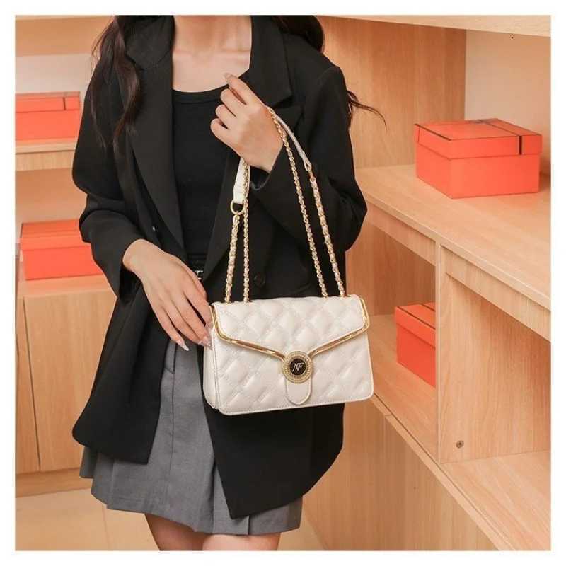 Popular Handbags For Women By Famous Designer High-Quality Leather With Chic Details Timeless Piece For Any OutfitW251117