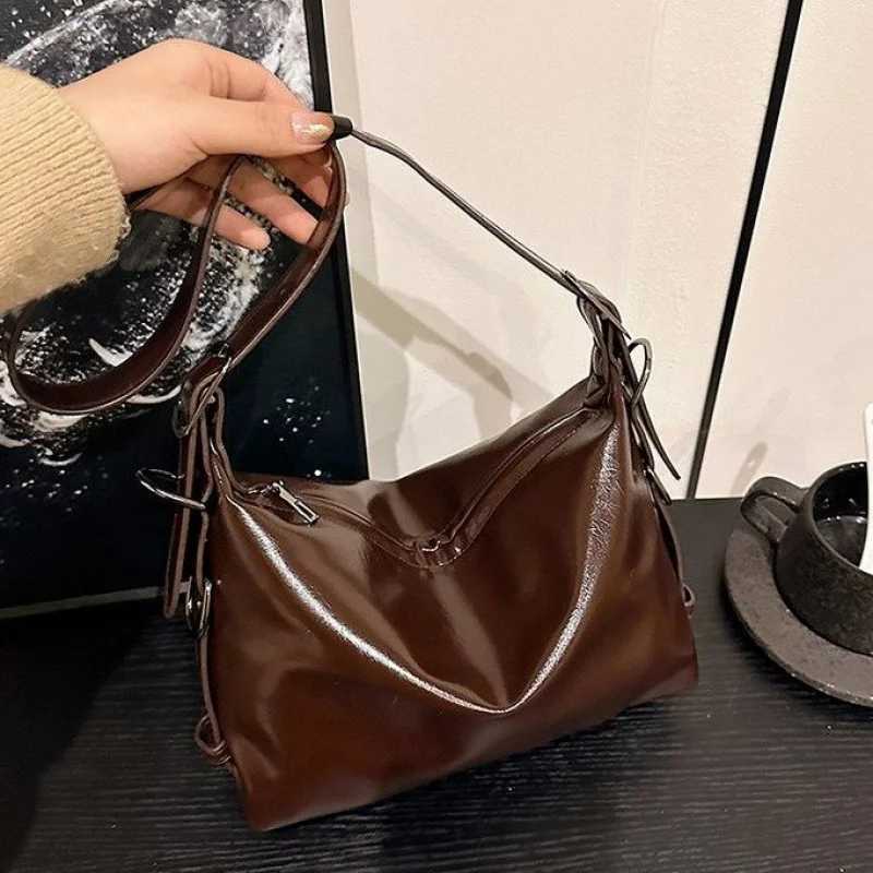 Unique Minimalist Leather Clutch Bag In Vintage Style With Letter And Trendy Commuter UseW251117